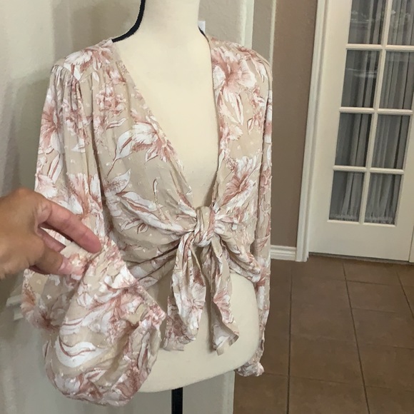Timing tan floral with metallic top/blouse - Picture 5 of 17